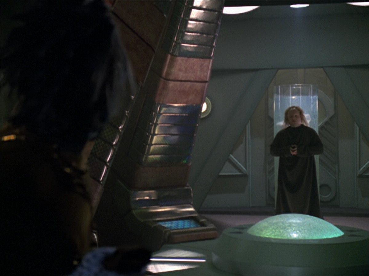 extant_StarTrek_VOY_5x20-ThinkTank_00119.jpg