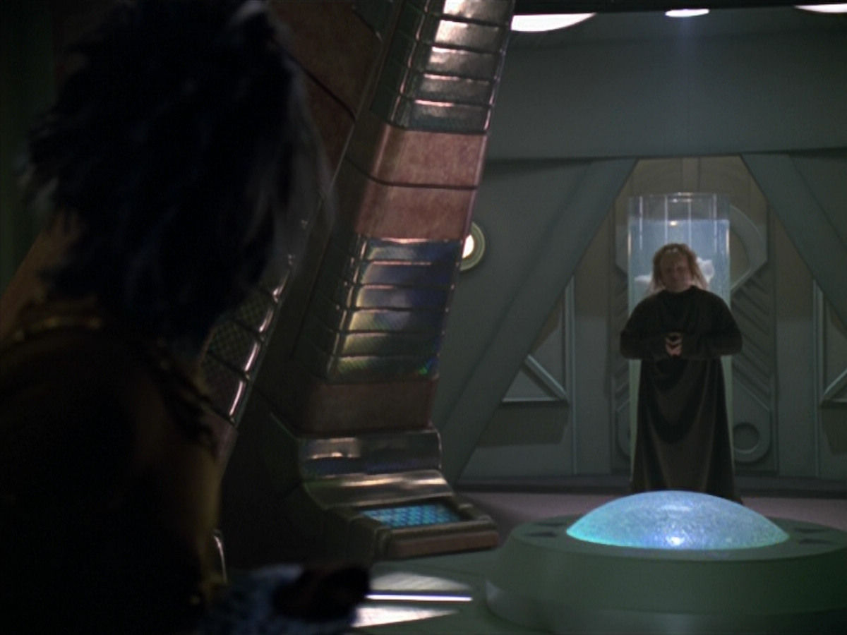 extant_StarTrek_VOY_5x20-ThinkTank_00120.jpg