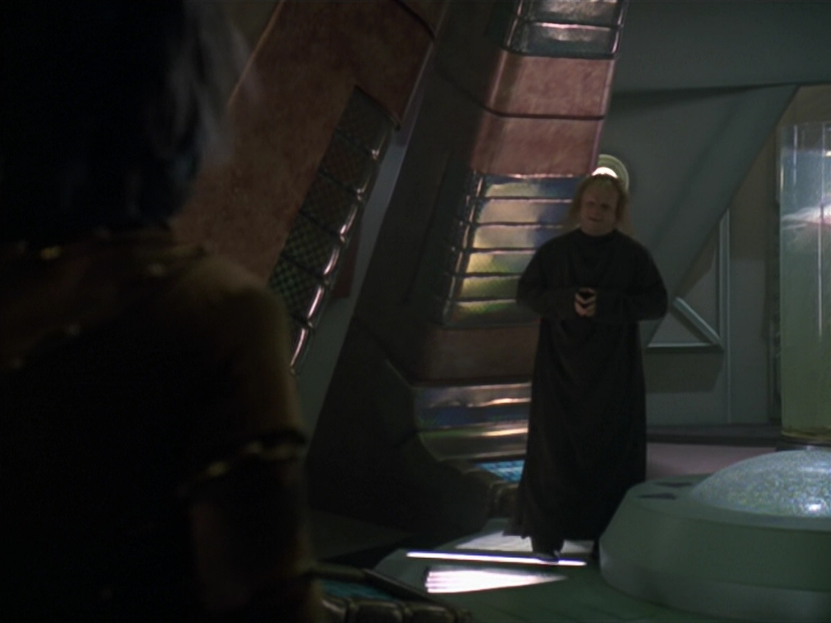 extant_StarTrek_VOY_5x20-ThinkTank_00130.jpg