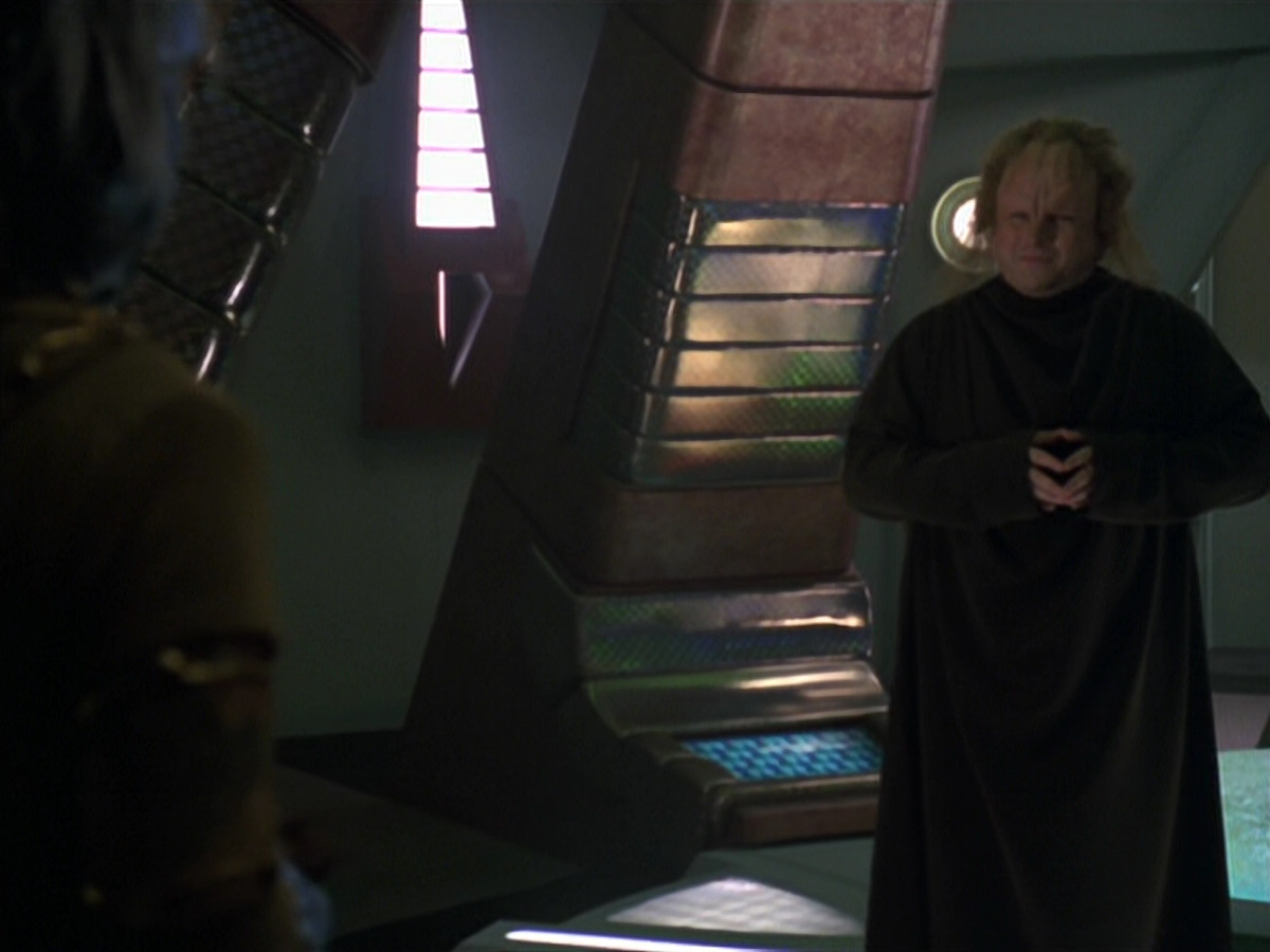 extant_StarTrek_VOY_5x20-ThinkTank_00138.jpg