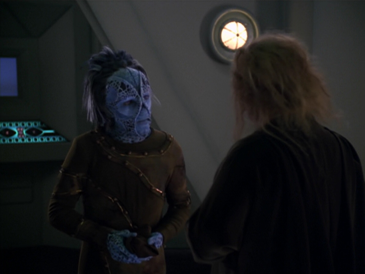 extant_StarTrek_VOY_5x20-ThinkTank_00142.jpg
