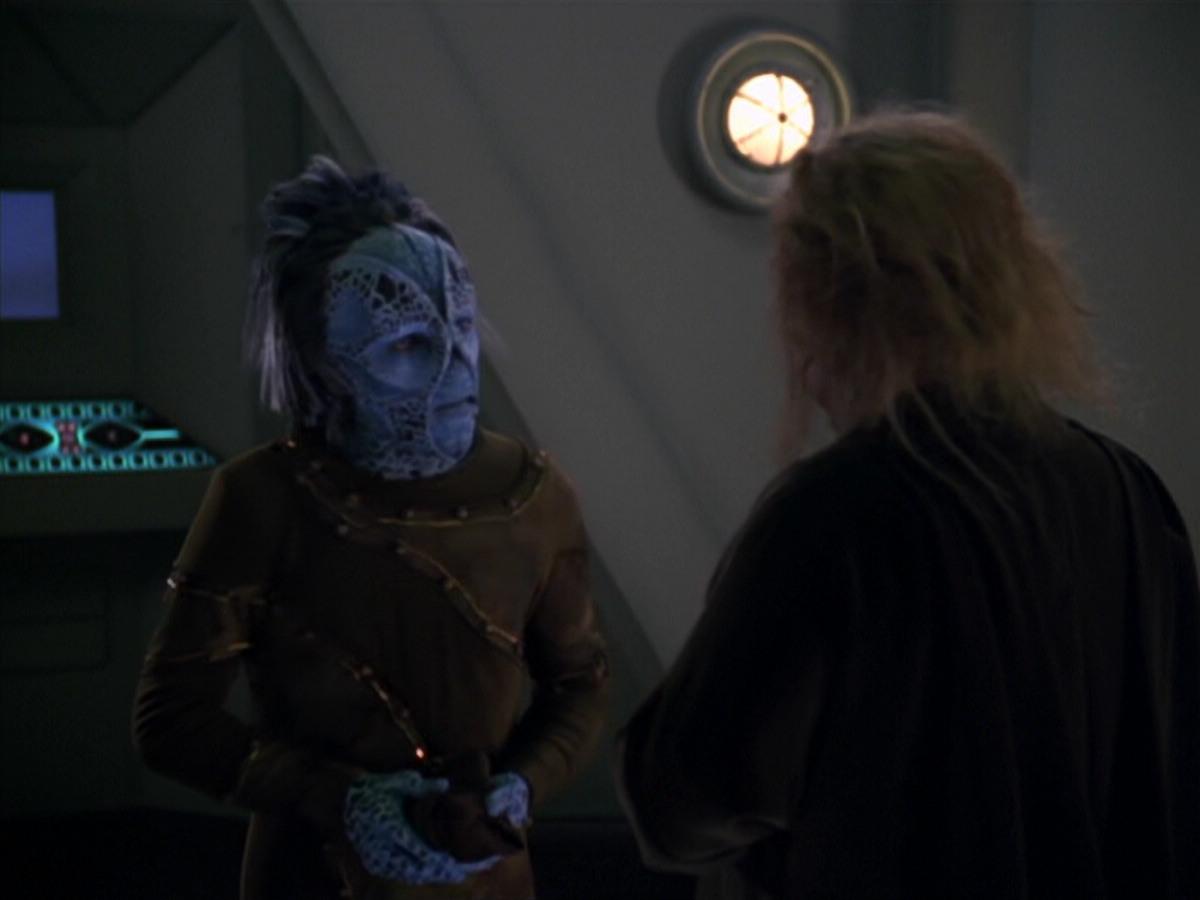 extant_StarTrek_VOY_5x20-ThinkTank_00143.jpg