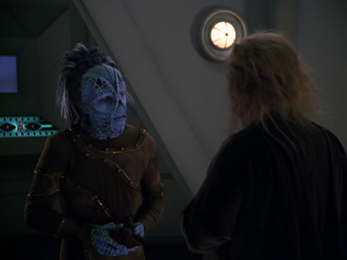 extant_StarTrek_VOY_5x20-ThinkTank_00144.jpg