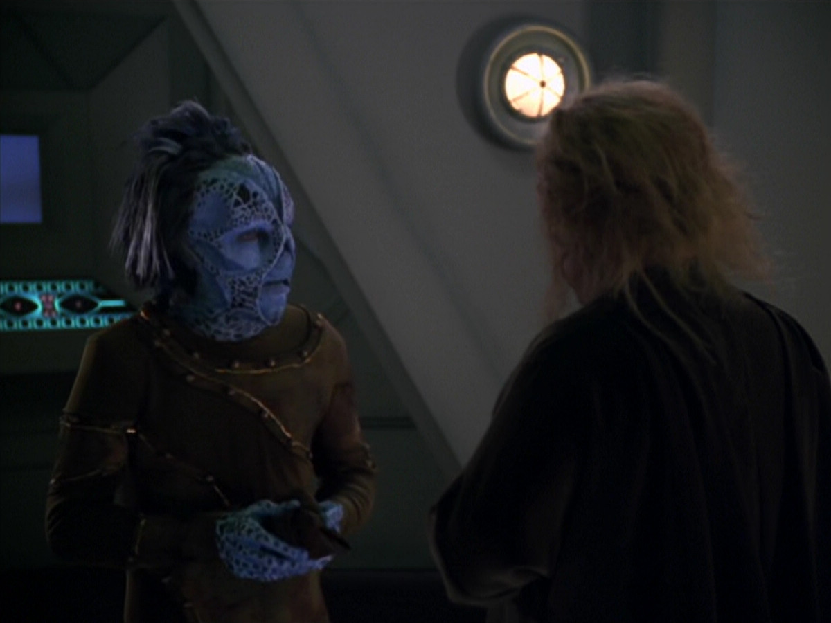 extant_StarTrek_VOY_5x20-ThinkTank_00146.jpg