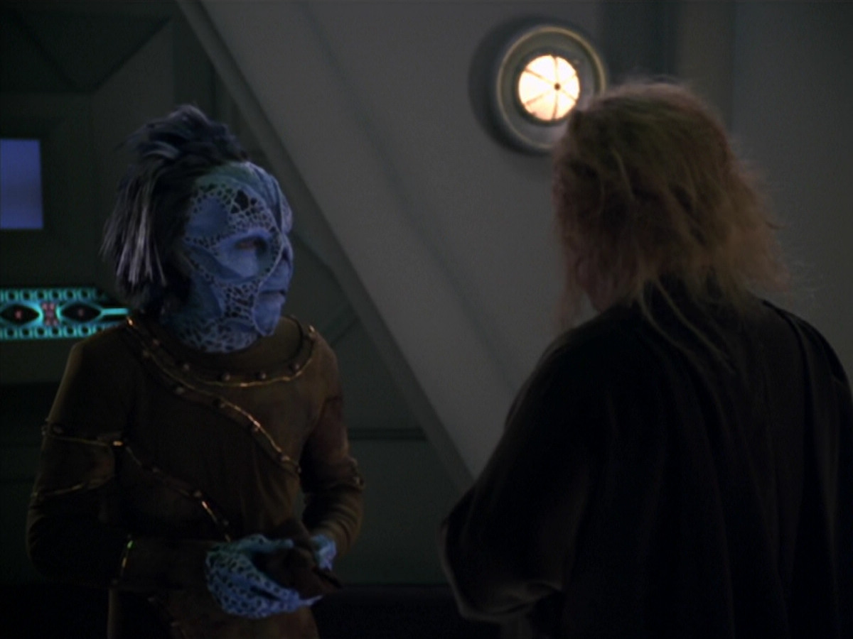 extant_StarTrek_VOY_5x20-ThinkTank_00147.jpg