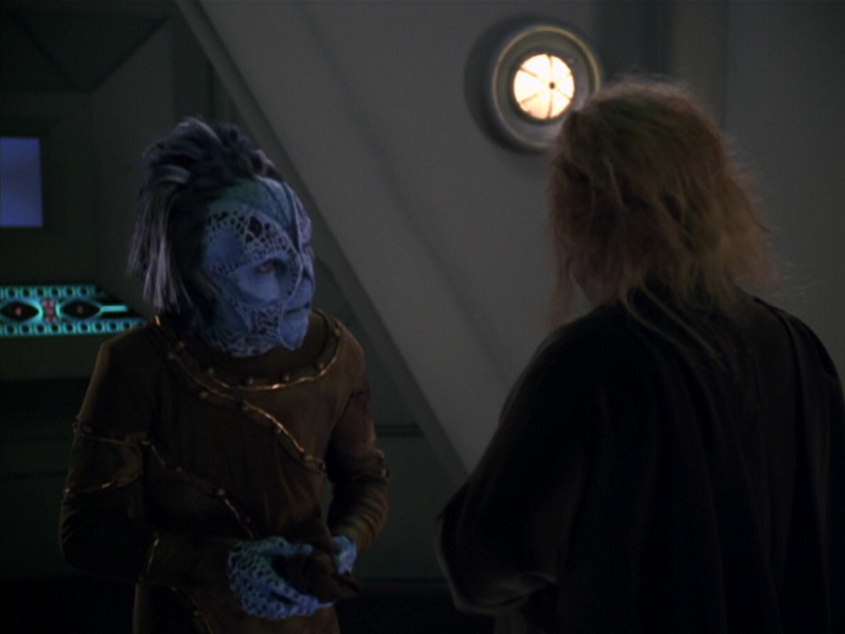 extant_StarTrek_VOY_5x20-ThinkTank_00150.jpg