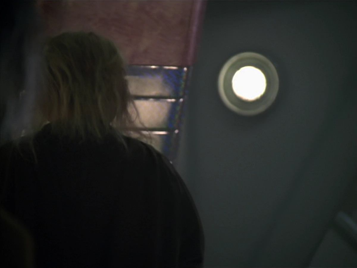 extant_StarTrek_VOY_5x20-ThinkTank_00159.jpg