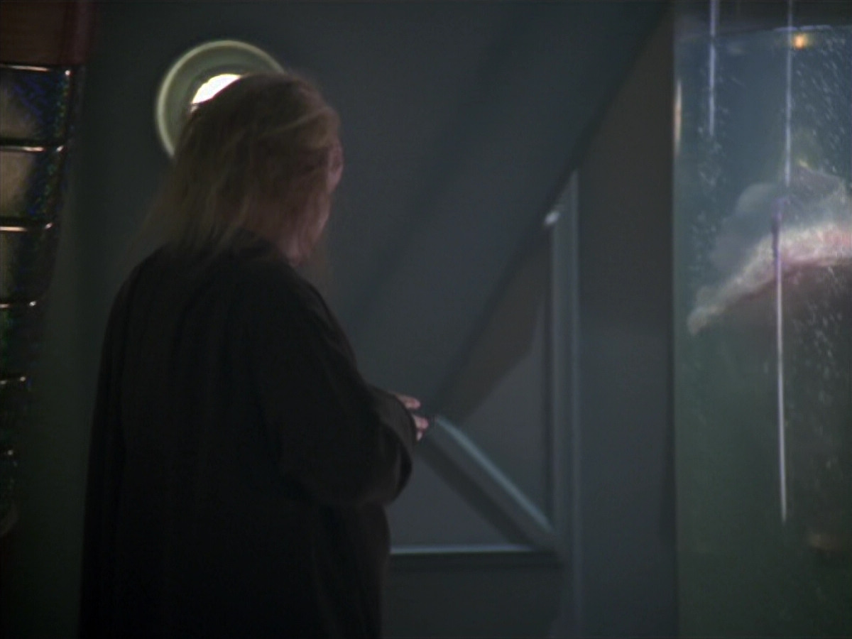 extant_StarTrek_VOY_5x20-ThinkTank_00164.jpg