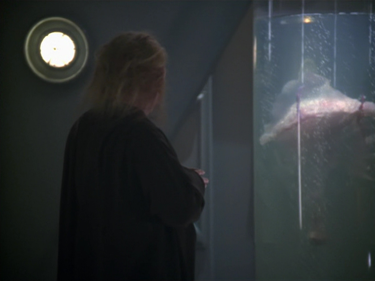 extant_StarTrek_VOY_5x20-ThinkTank_00165.jpg