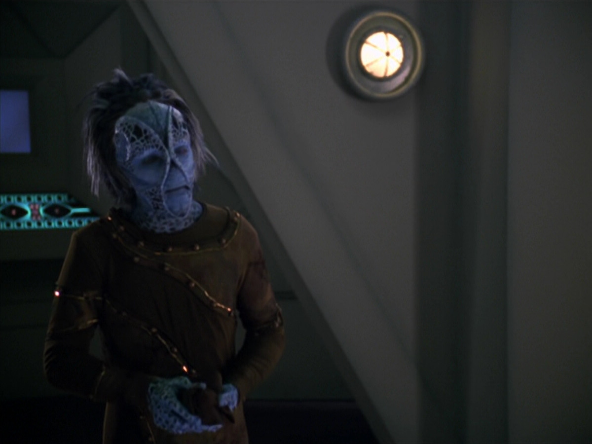 extant_StarTrek_VOY_5x20-ThinkTank_00173.jpg