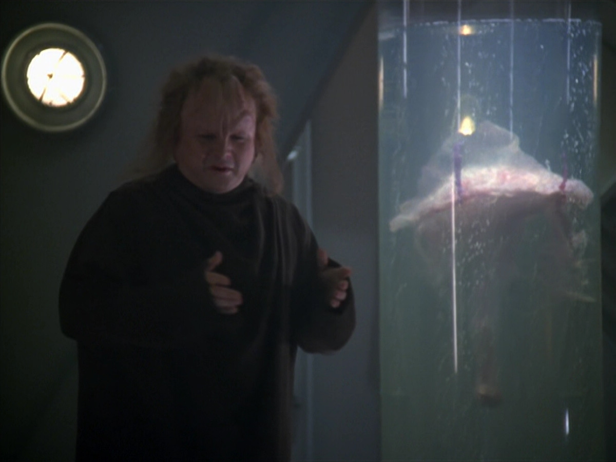extant_StarTrek_VOY_5x20-ThinkTank_00176.jpg