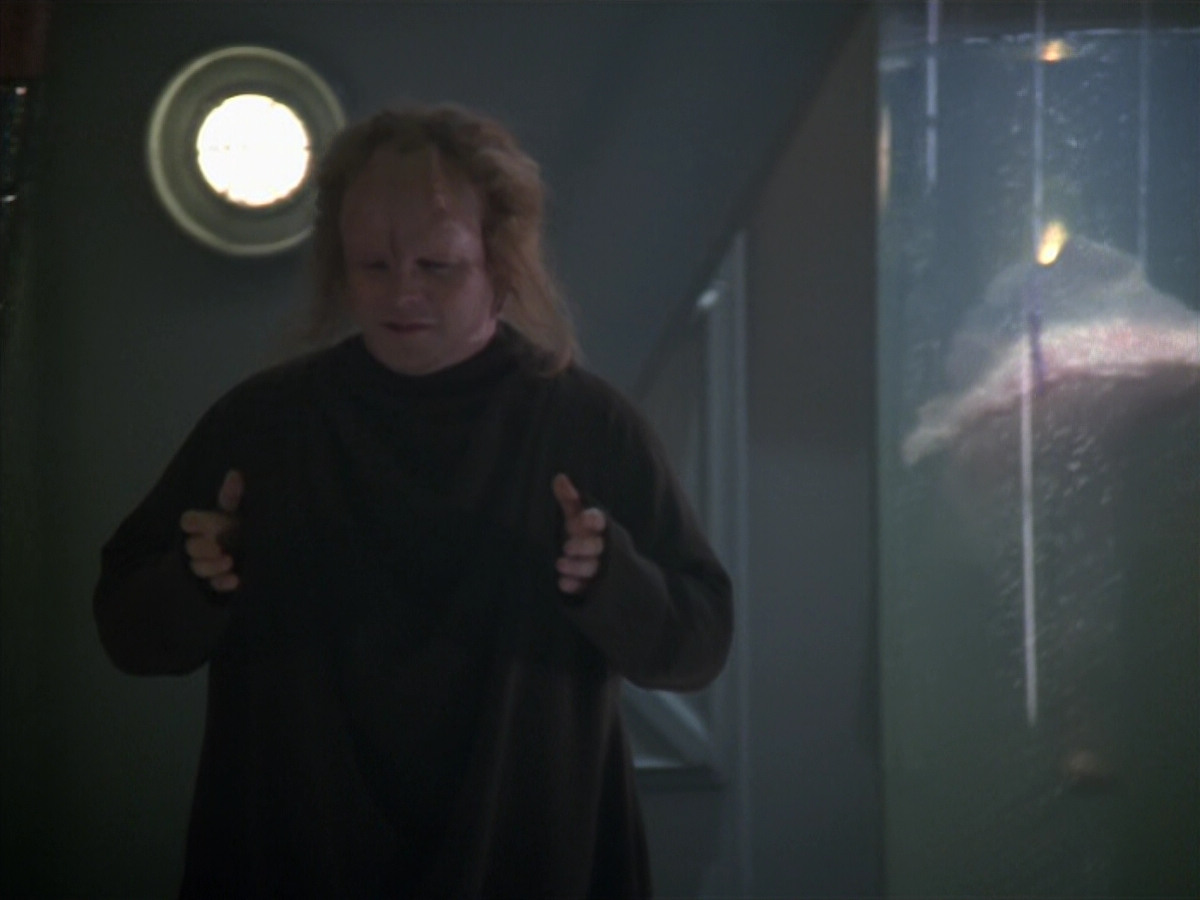 extant_StarTrek_VOY_5x20-ThinkTank_00177.jpg