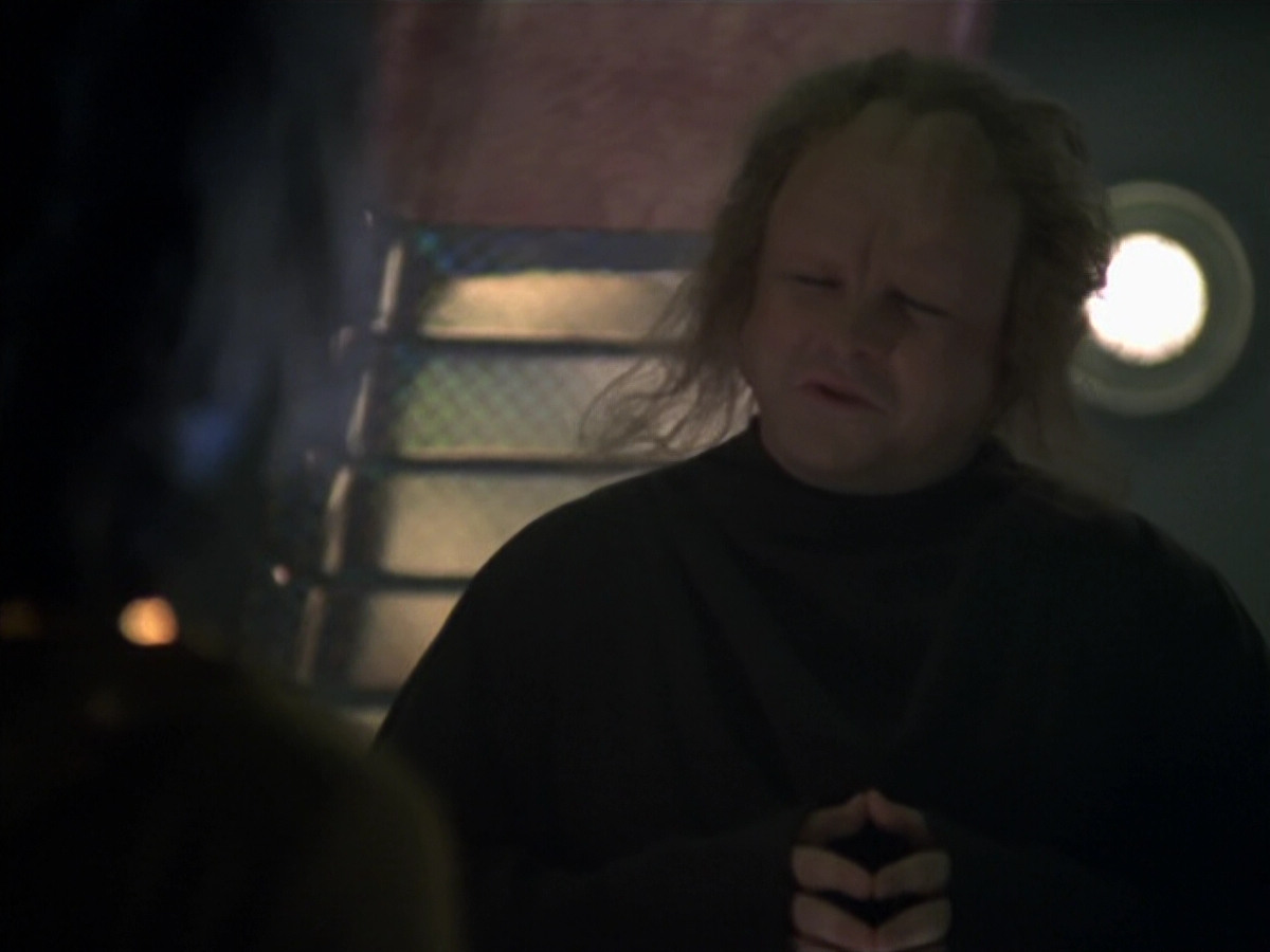 extant_StarTrek_VOY_5x20-ThinkTank_00185.jpg
