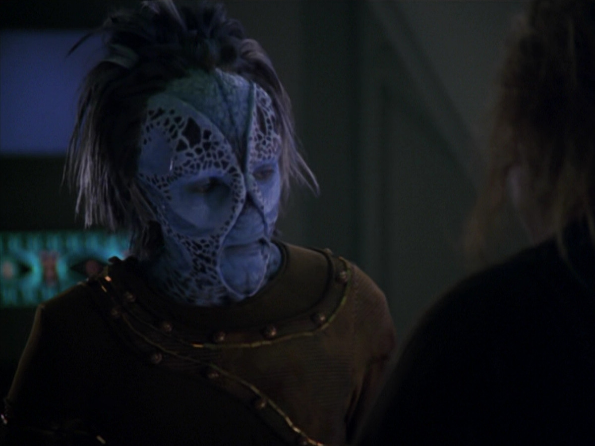extant_StarTrek_VOY_5x20-ThinkTank_00191.jpg