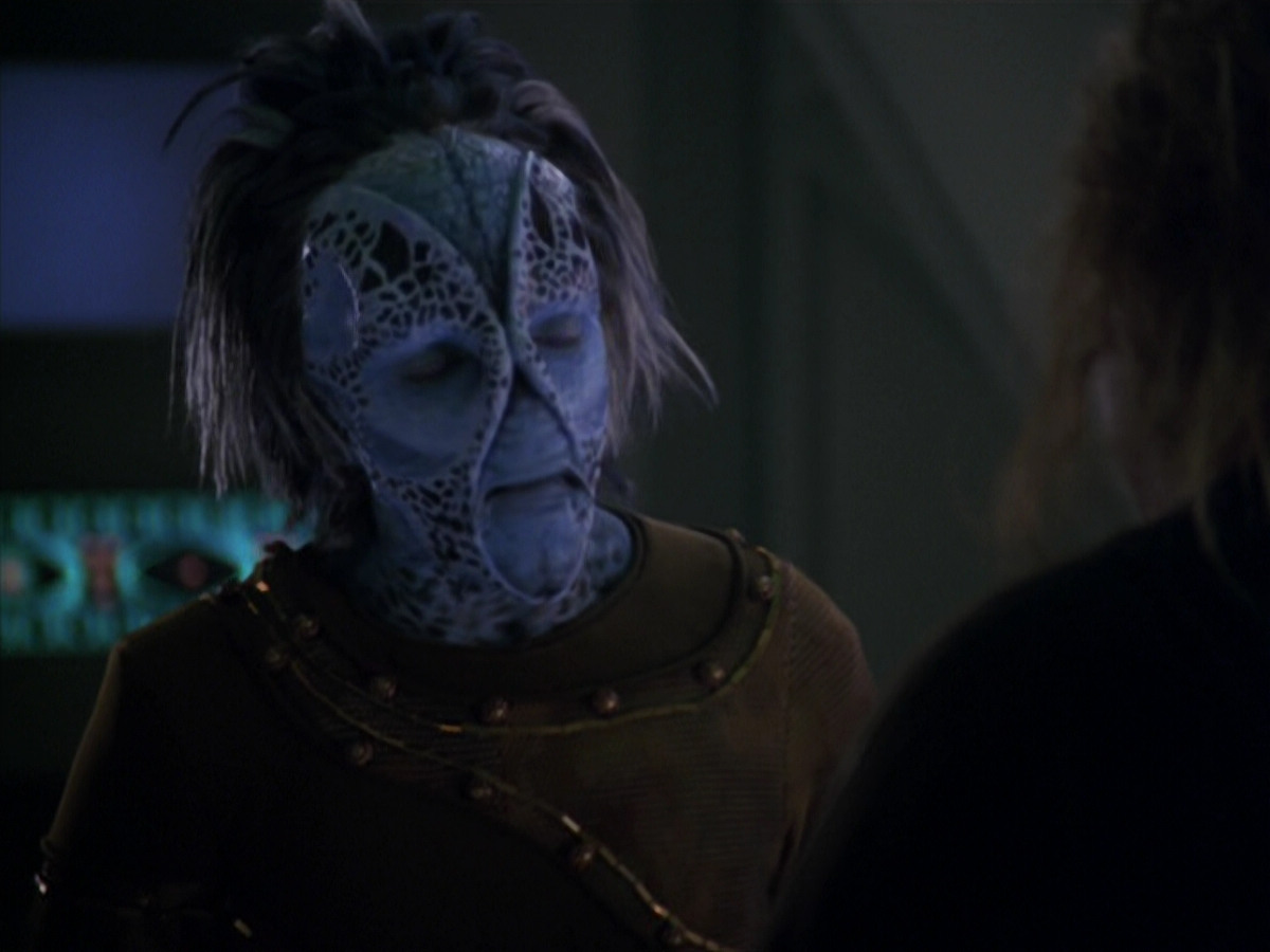 extant_StarTrek_VOY_5x20-ThinkTank_00192.jpg