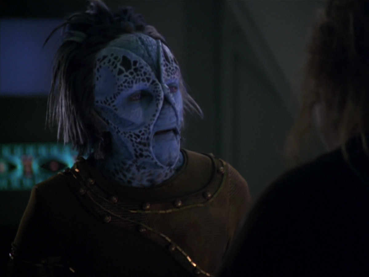 extant_StarTrek_VOY_5x20-ThinkTank_00193.jpg