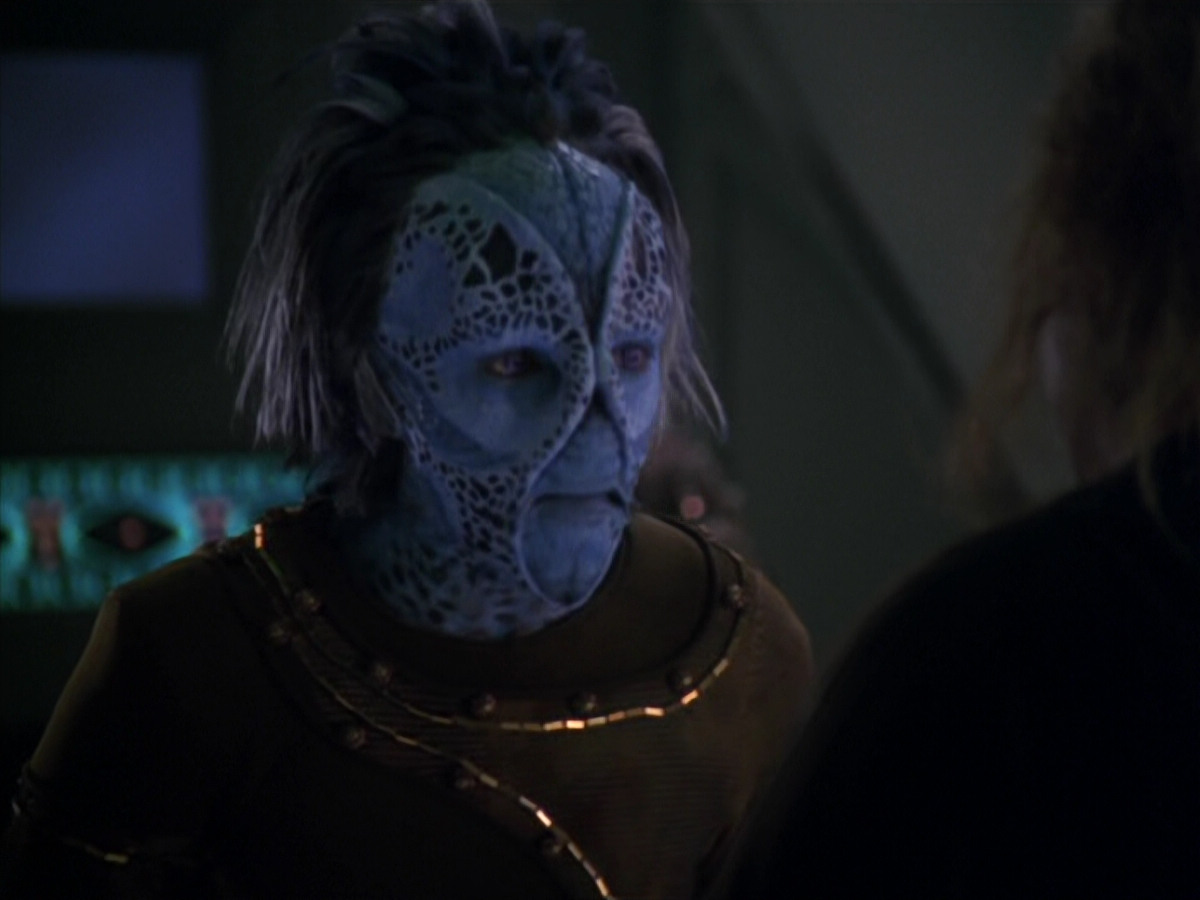 extant_StarTrek_VOY_5x20-ThinkTank_00204.jpg