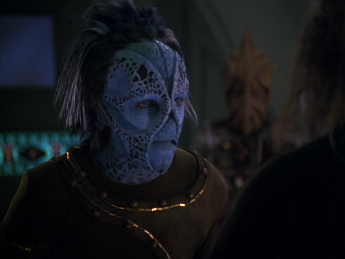 extant_StarTrek_VOY_5x20-ThinkTank_00206.jpg