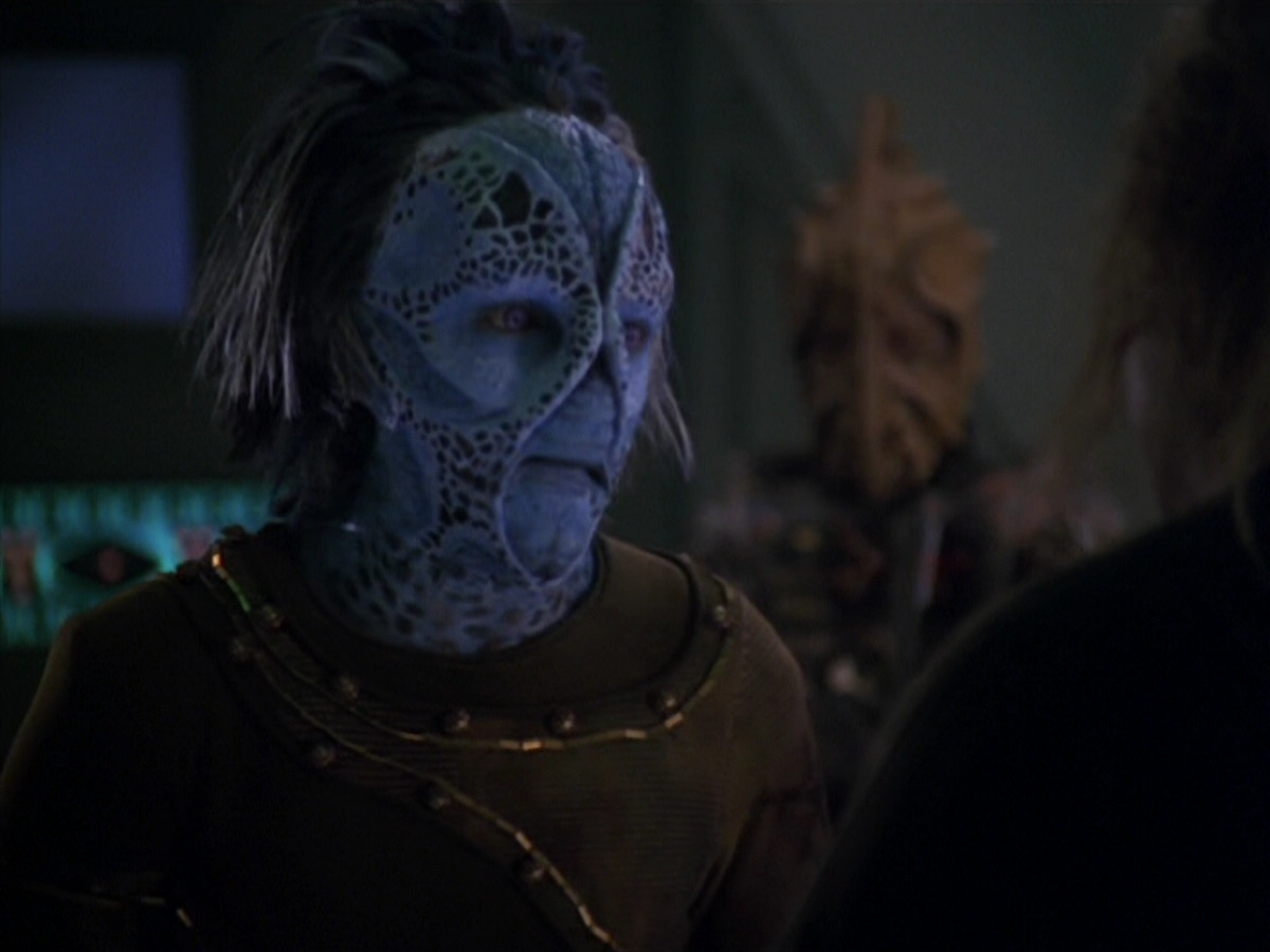 extant_StarTrek_VOY_5x20-ThinkTank_00208.jpg