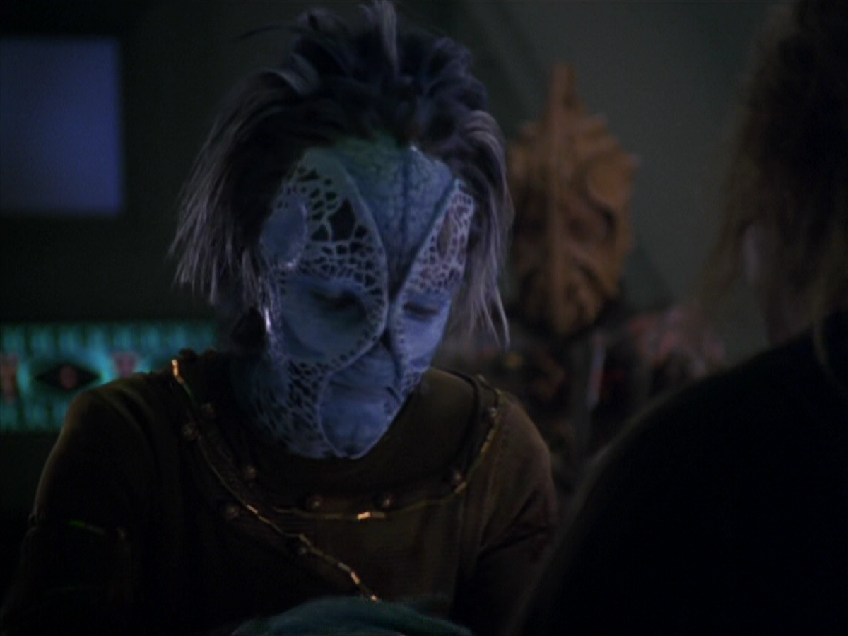 extant_StarTrek_VOY_5x20-ThinkTank_00213.jpg