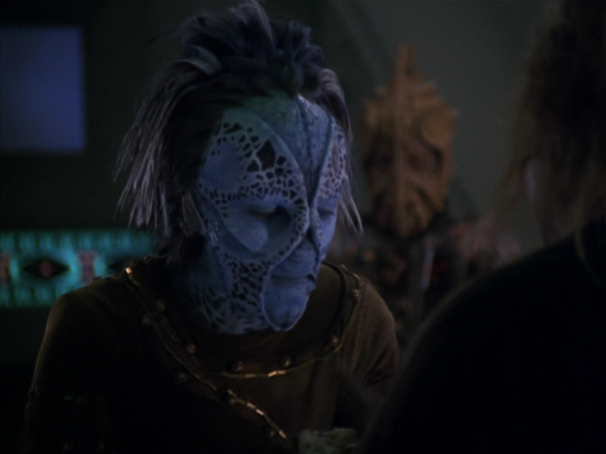 extant_StarTrek_VOY_5x20-ThinkTank_00214.jpg