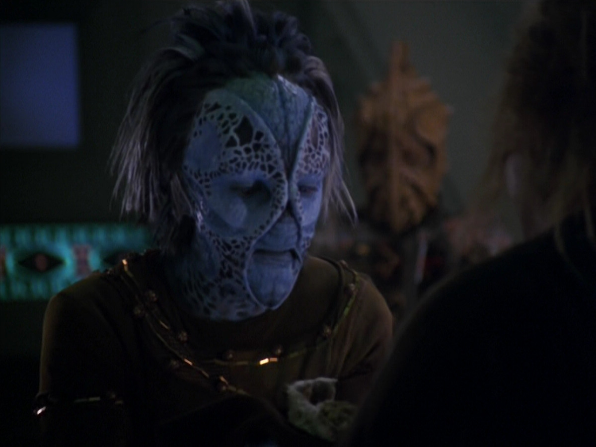 extant_StarTrek_VOY_5x20-ThinkTank_00215.jpg