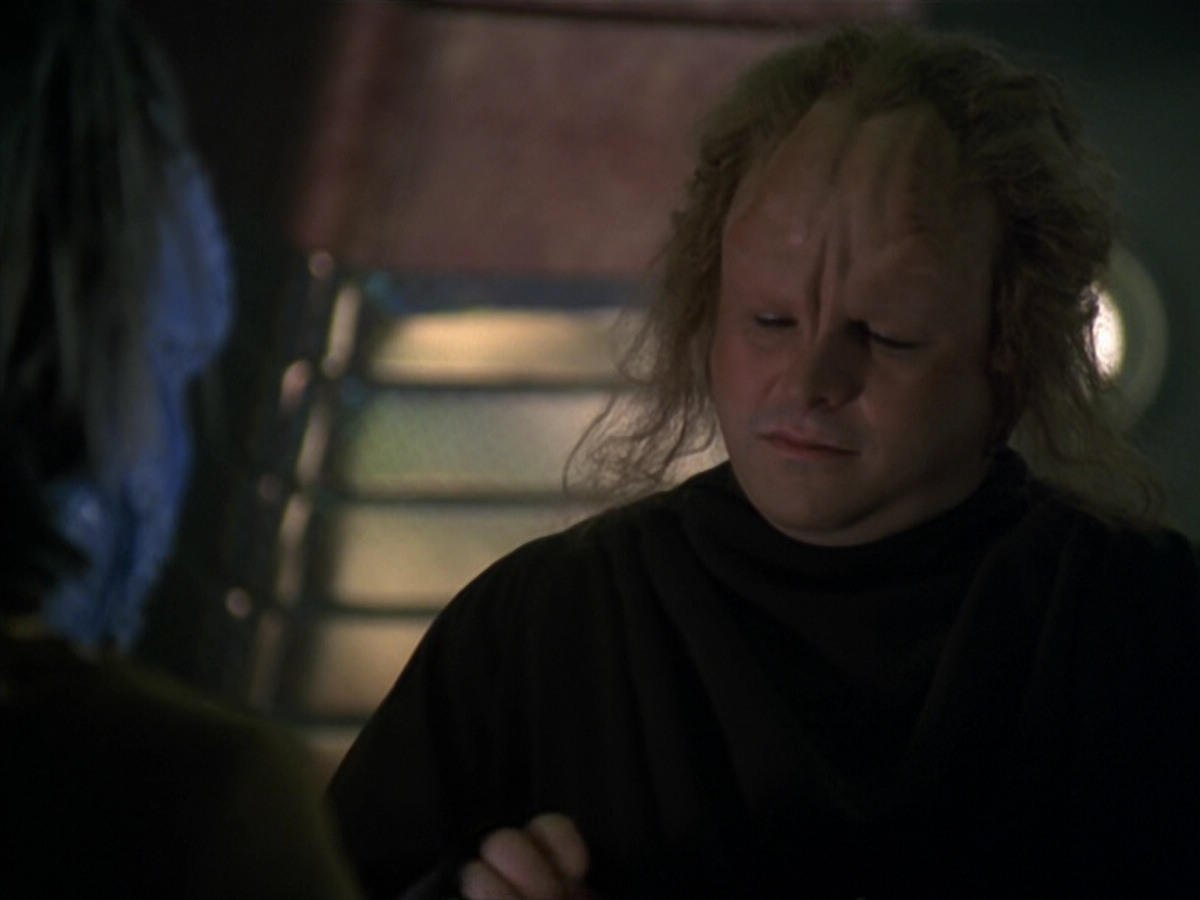 extant_StarTrek_VOY_5x20-ThinkTank_00216.jpg