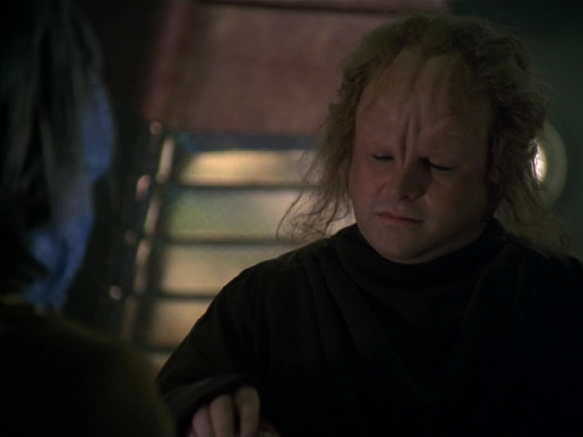 extant_StarTrek_VOY_5x20-ThinkTank_00218.jpg