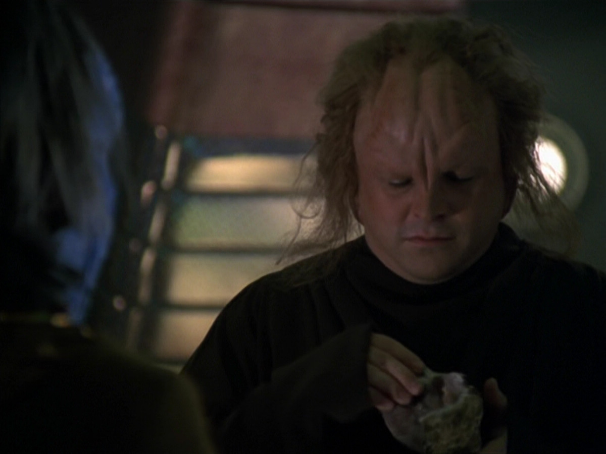 extant_StarTrek_VOY_5x20-ThinkTank_00220.jpg