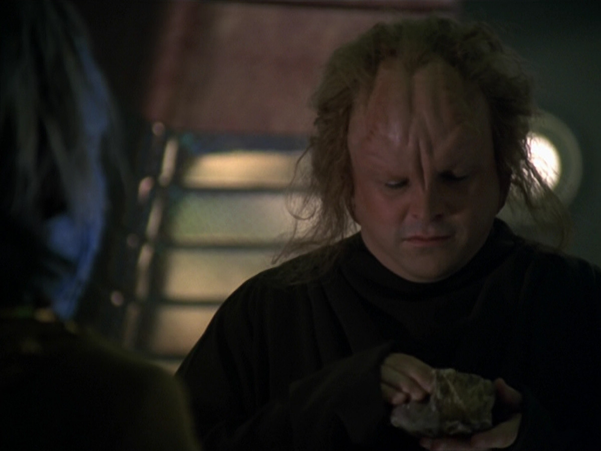 extant_StarTrek_VOY_5x20-ThinkTank_00221.jpg
