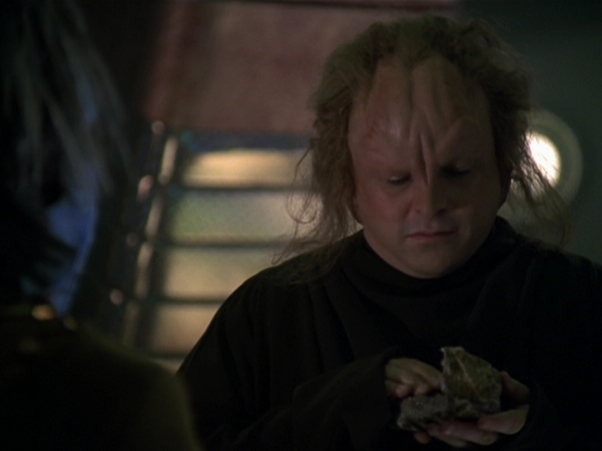 extant_StarTrek_VOY_5x20-ThinkTank_00222.jpg