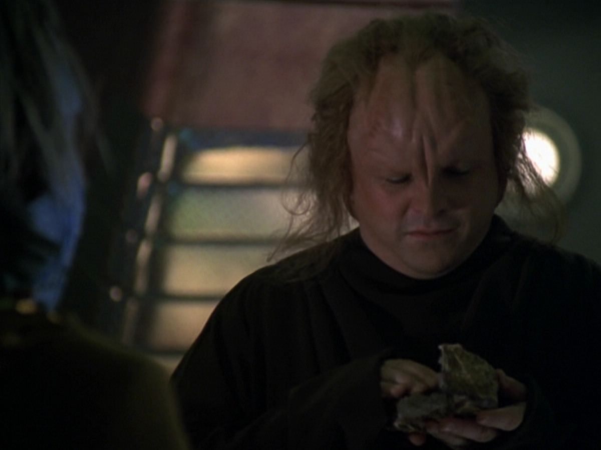 extant_StarTrek_VOY_5x20-ThinkTank_00225.jpg
