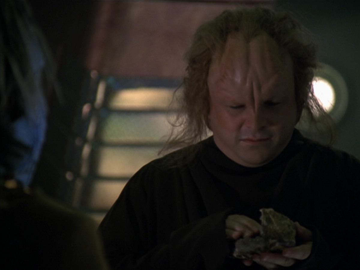 extant_StarTrek_VOY_5x20-ThinkTank_00226.jpg