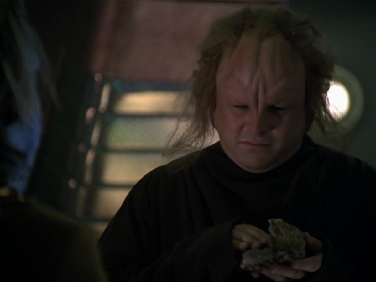 extant_StarTrek_VOY_5x20-ThinkTank_00227.jpg