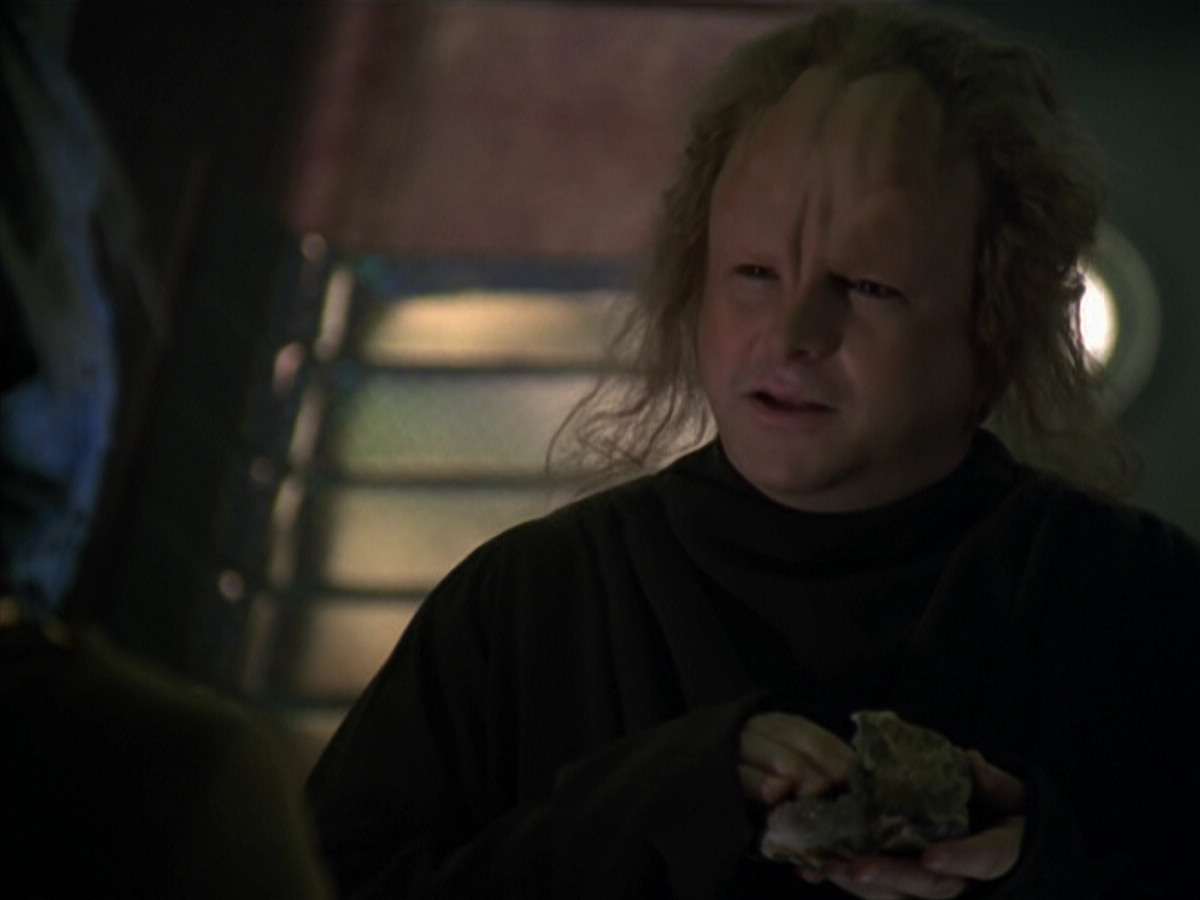 extant_StarTrek_VOY_5x20-ThinkTank_00228.jpg