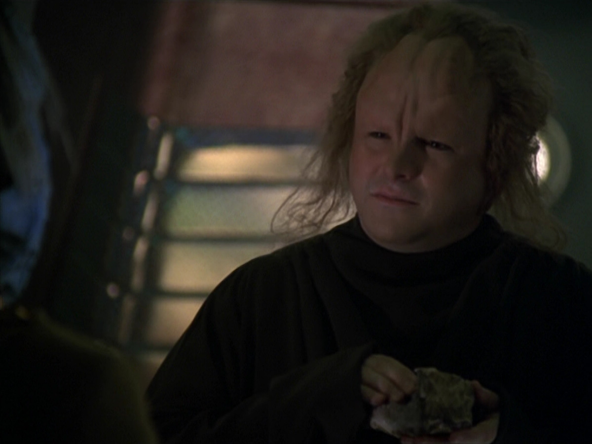 extant_StarTrek_VOY_5x20-ThinkTank_00229.jpg
