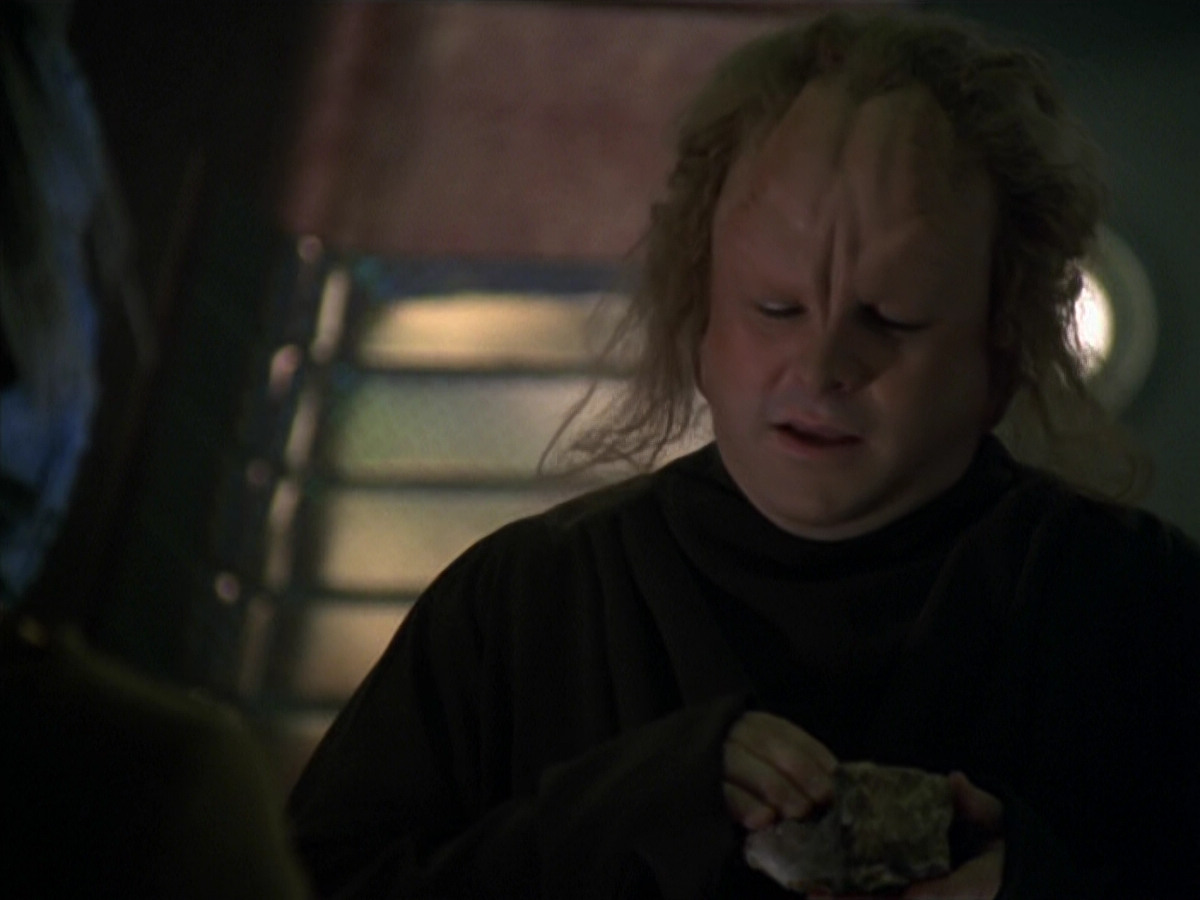 extant_StarTrek_VOY_5x20-ThinkTank_00230.jpg