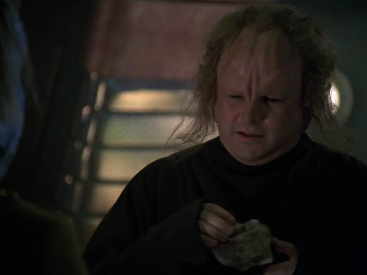 extant_StarTrek_VOY_5x20-ThinkTank_00231.jpg