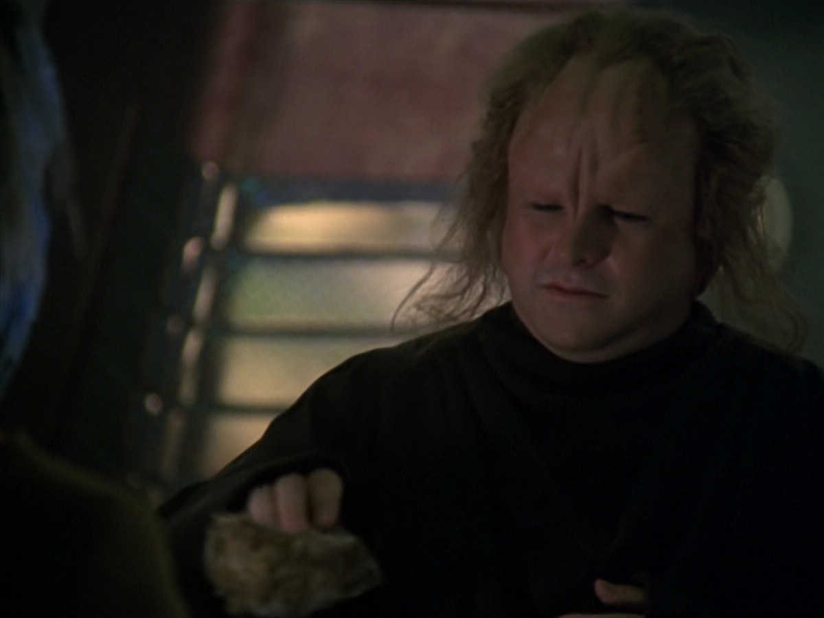 extant_StarTrek_VOY_5x20-ThinkTank_00232.jpg