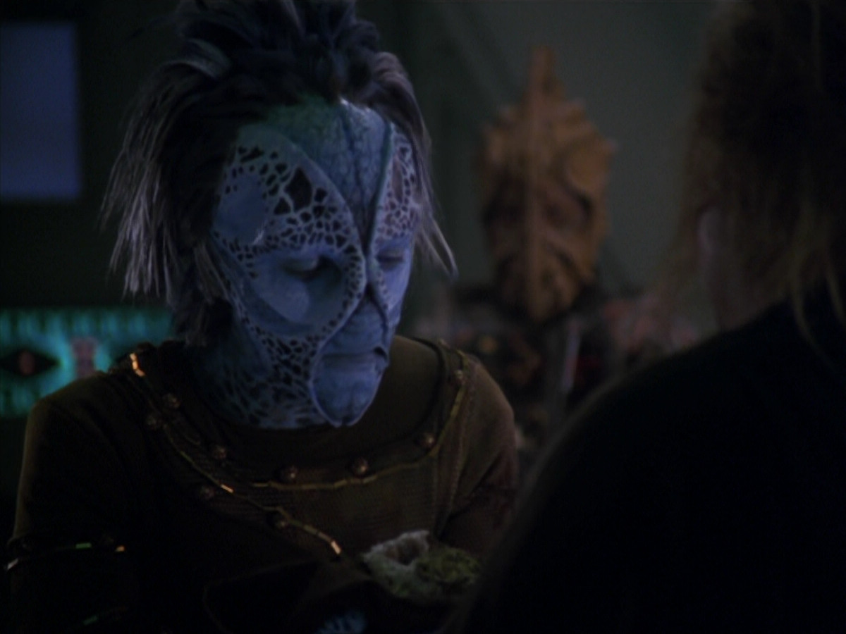 extant_StarTrek_VOY_5x20-ThinkTank_00236.jpg