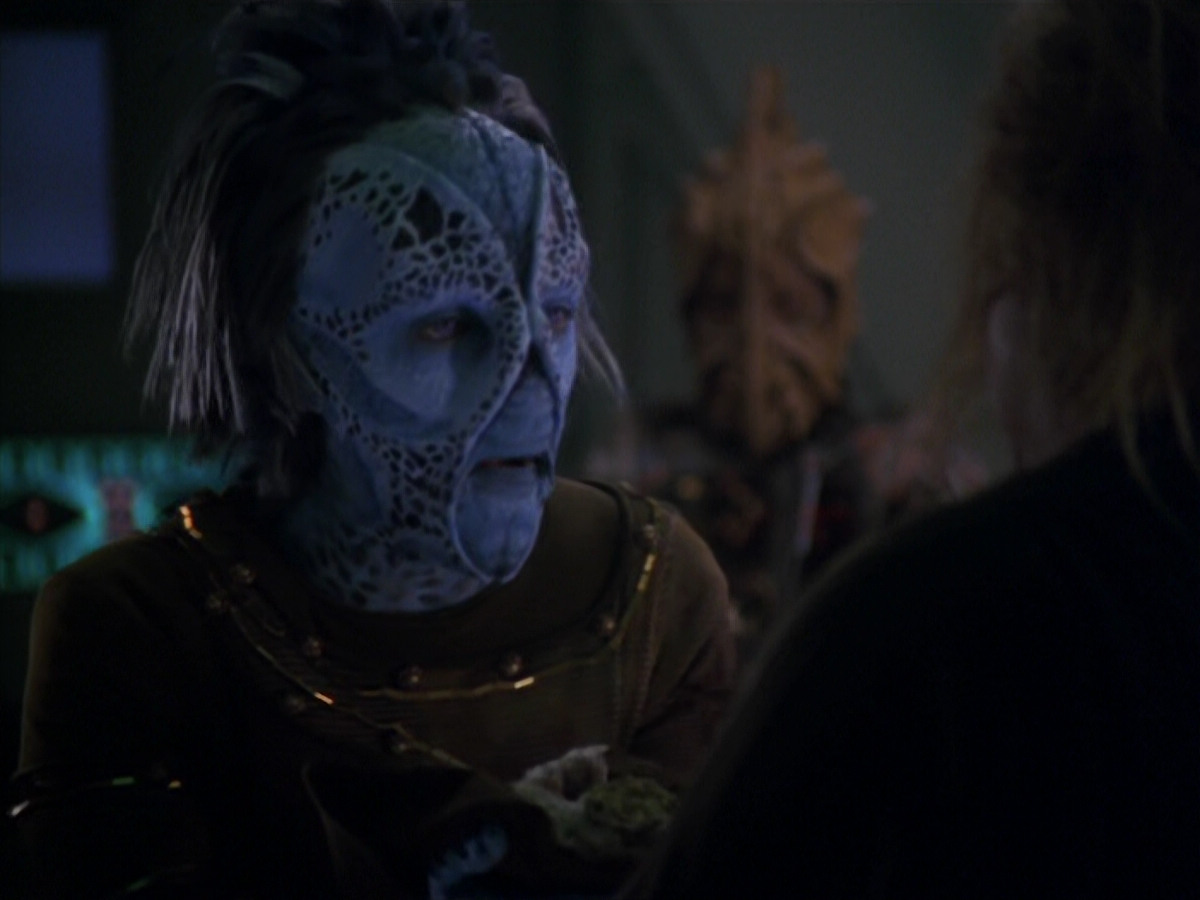 extant_StarTrek_VOY_5x20-ThinkTank_00237.jpg