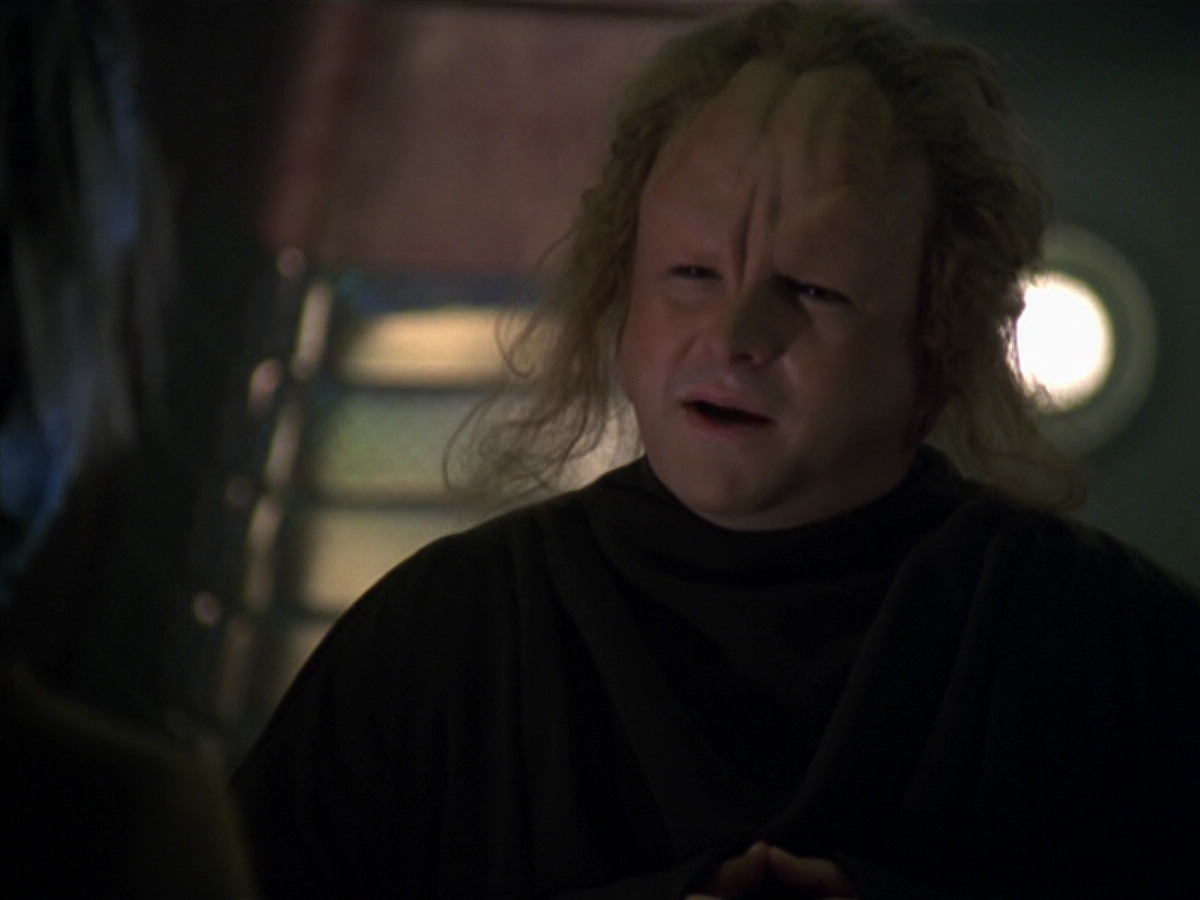 extant_StarTrek_VOY_5x20-ThinkTank_00245.jpg