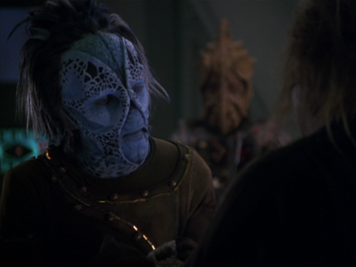 extant_StarTrek_VOY_5x20-ThinkTank_00260.jpg