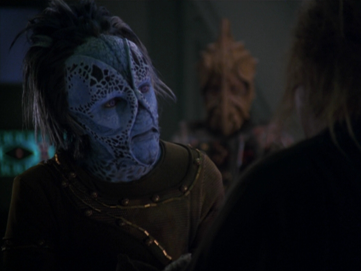extant_StarTrek_VOY_5x20-ThinkTank_00262.jpg