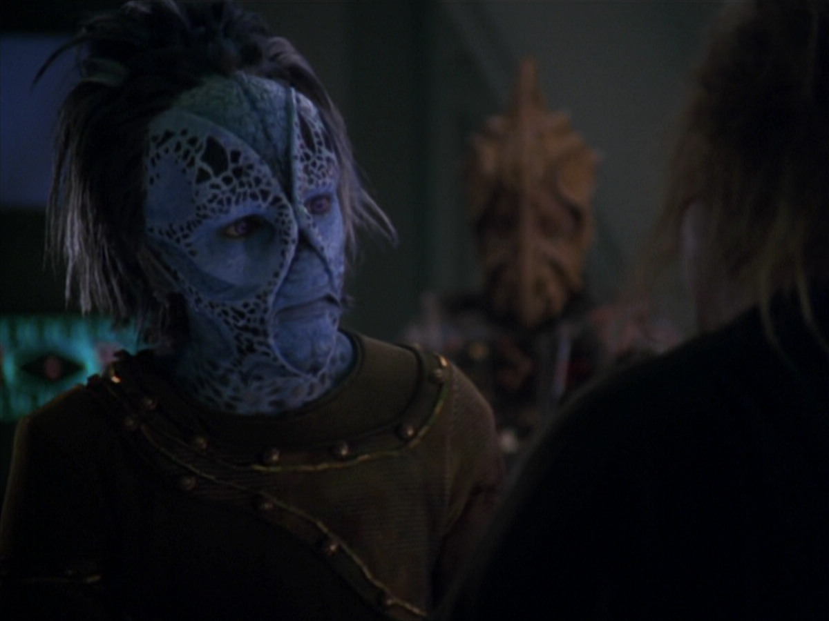 extant_StarTrek_VOY_5x20-ThinkTank_00278.jpg