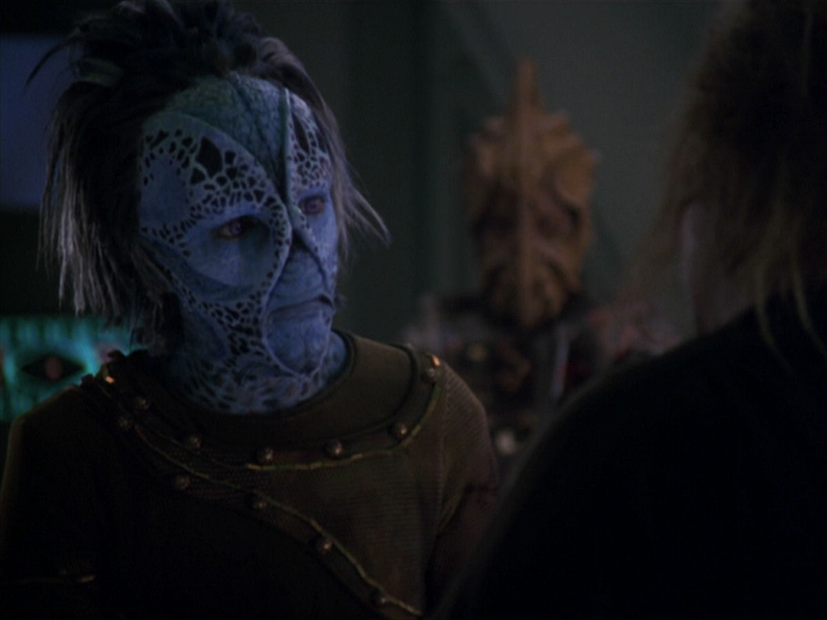 extant_StarTrek_VOY_5x20-ThinkTank_00279.jpg