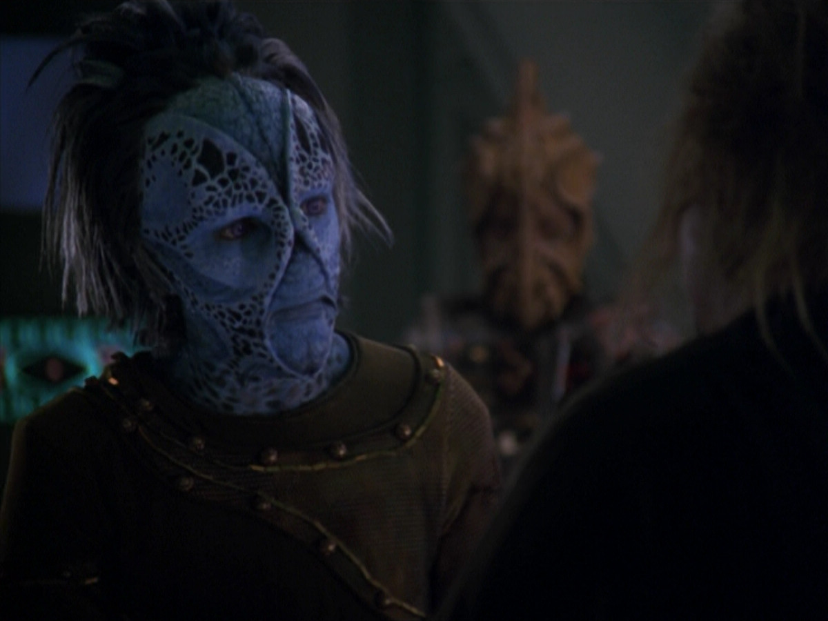 extant_StarTrek_VOY_5x20-ThinkTank_00280.jpg