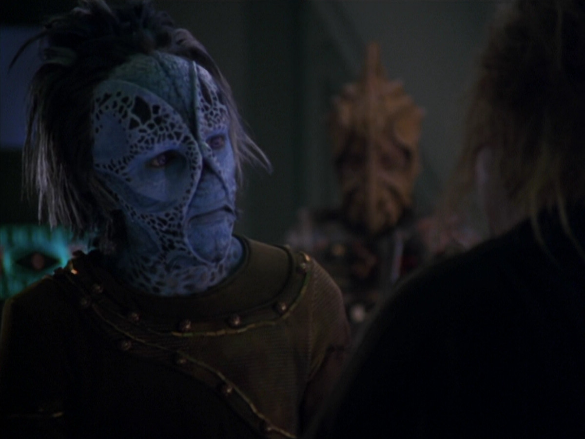 extant_StarTrek_VOY_5x20-ThinkTank_00282.jpg