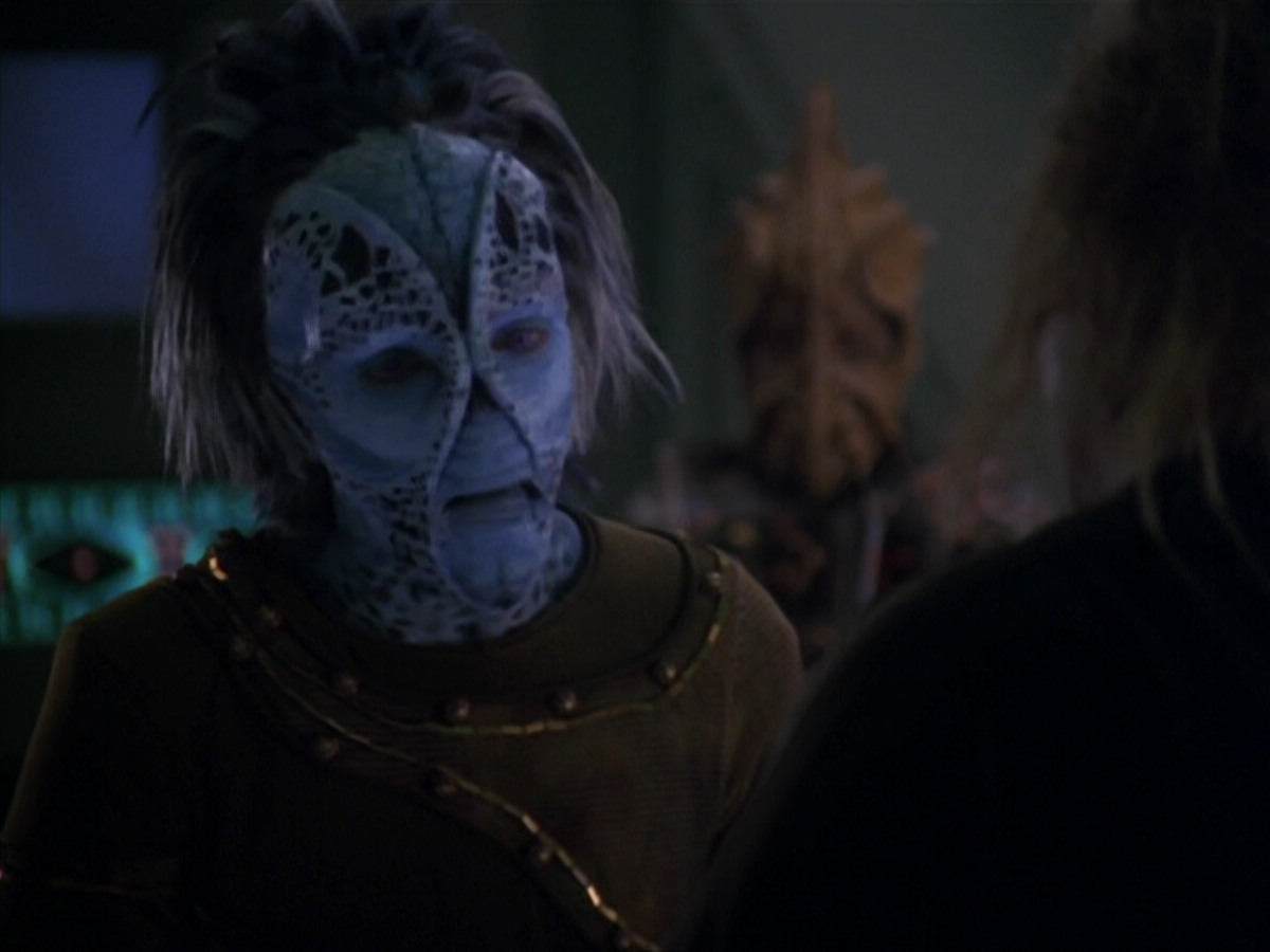 extant_StarTrek_VOY_5x20-ThinkTank_00297.jpg