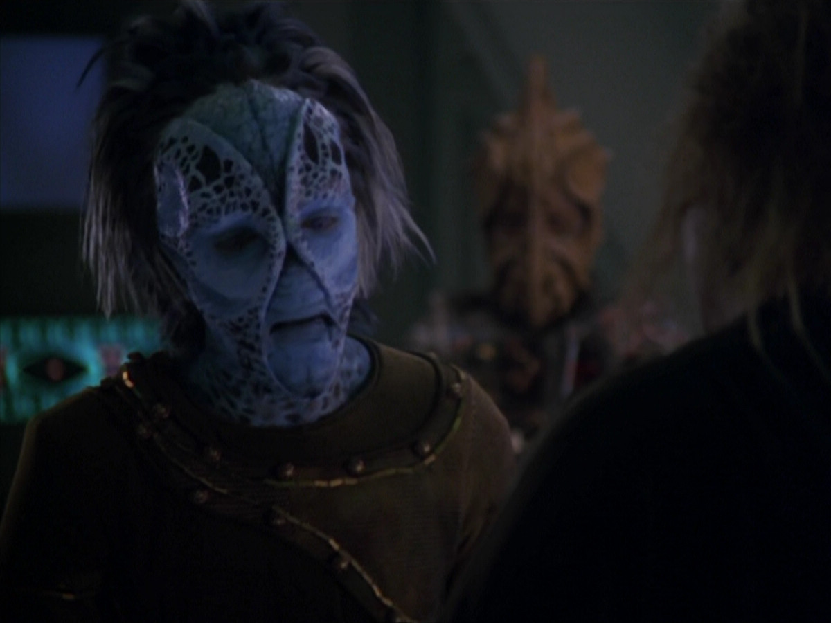 extant_StarTrek_VOY_5x20-ThinkTank_00299.jpg